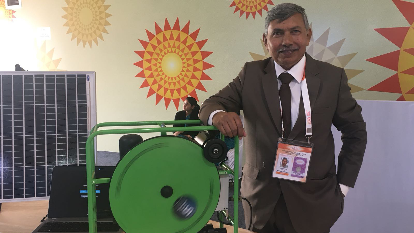 Jitendra with the Futurepump SF2 at the ISA summit